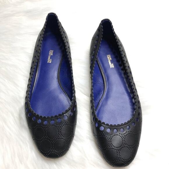 Diane von Furstenberg Corolla Flats Black Leather Perforated Scallop Trim Sz 7.5 - Picture 8 of 9